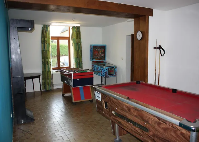 Group Getaway Villa, 度假居 Anthisnes